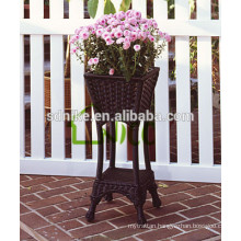 2014 latest fashion outdoor rattan balcony vase